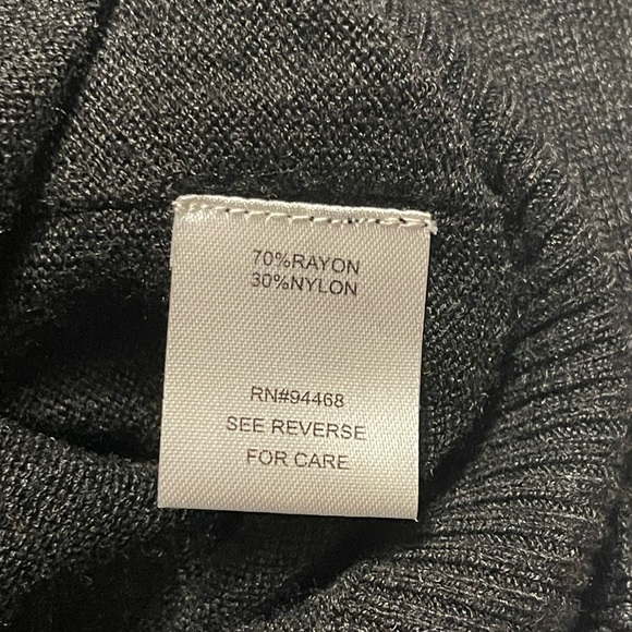 Pamela Dennis Women’s Small Black Semi Fitted Skull Buttons Cardigan - Picture 10 of 10